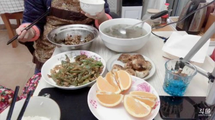 【户外】2B不过红姐的精彩时刻 20201216 08点场