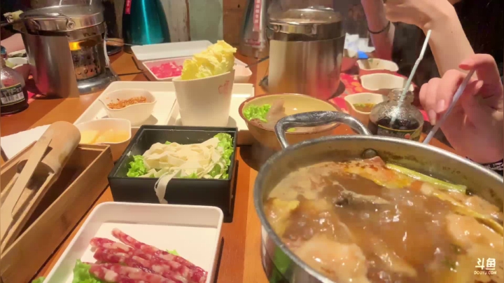 【2020-12-11 19点场】真的菜菜uo：2020最后一个月