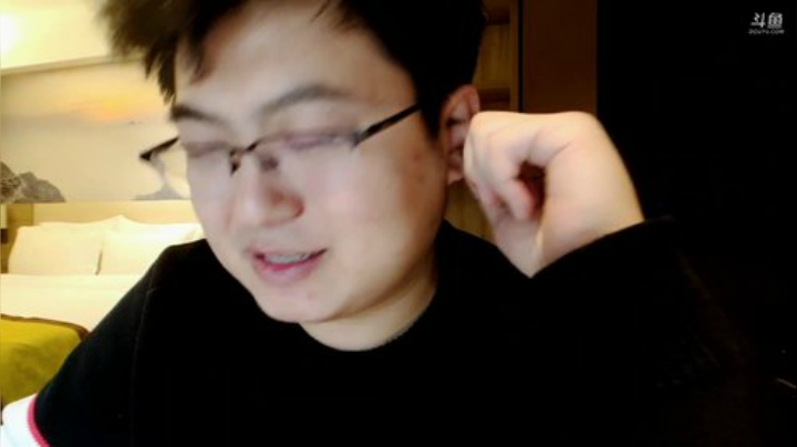 我在斗鱼看火力堂主直播户外