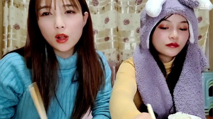 【2020-12-15 18点场】百变姑姑肖淑洁：姑姑:今天去亚布力滑雪场