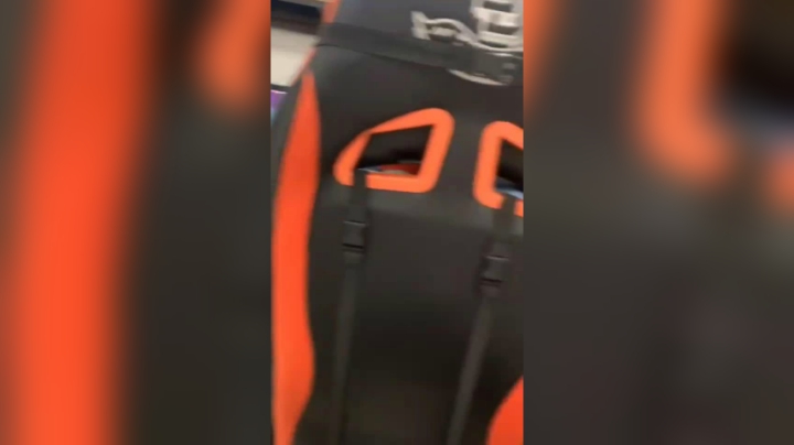 电竞学院，怎么看上跳舞了