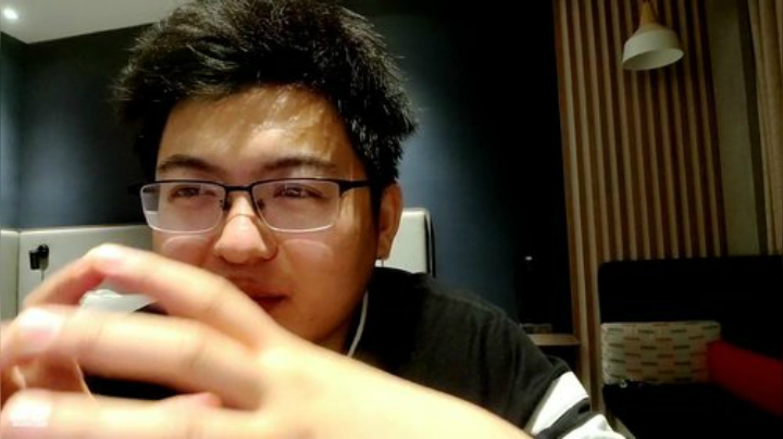 我在斗鱼看火力堂主直播户外