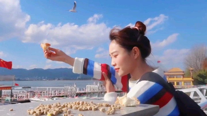 百变姑姑肖淑洁发布了一个斗鱼视频2020-12-21
