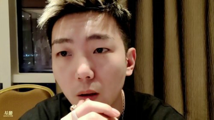 我在斗鱼看JSA丶北京小王哥直播户外