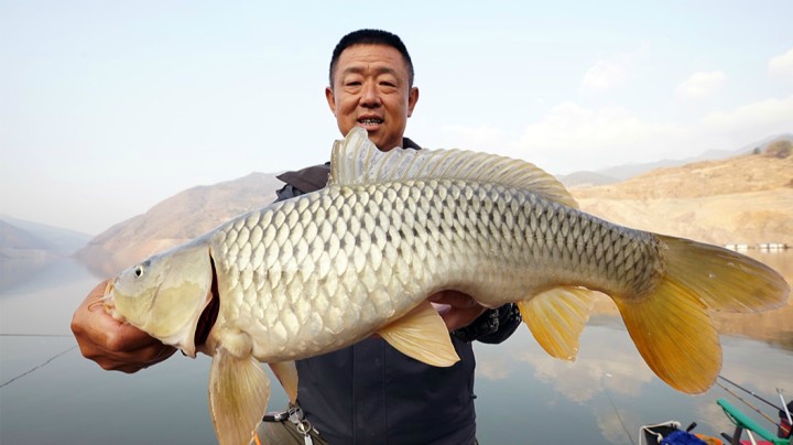 《游钓中国4》第8集 初探孔雀渡 抛竿连拔江鳅