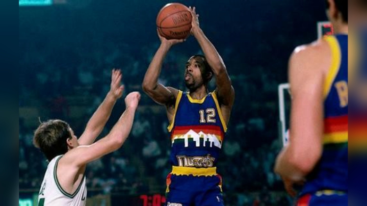 S4历史测评：攻防一体顶级传统PG---“胖子”莱沃