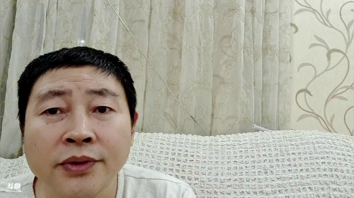【2020-12-23 17点场】俄罗斯异国风情：为圣诞节做下布置。