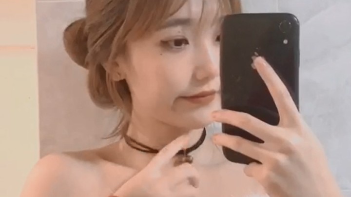 叮铃铃叮铃铃，安安在你袜子里，快点把我放出来！闷死啦