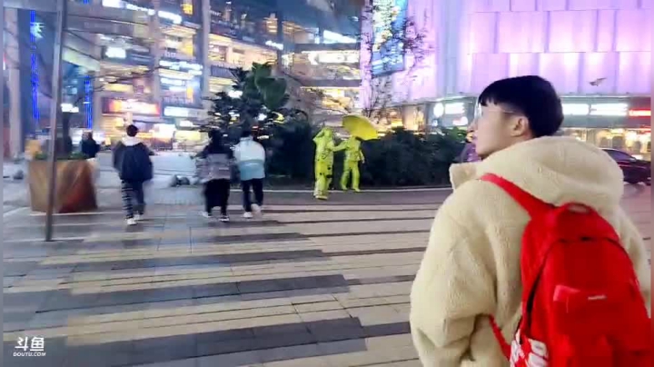 【2020-12-25 20点场】逐梦兄弟：晚上密室逃脱