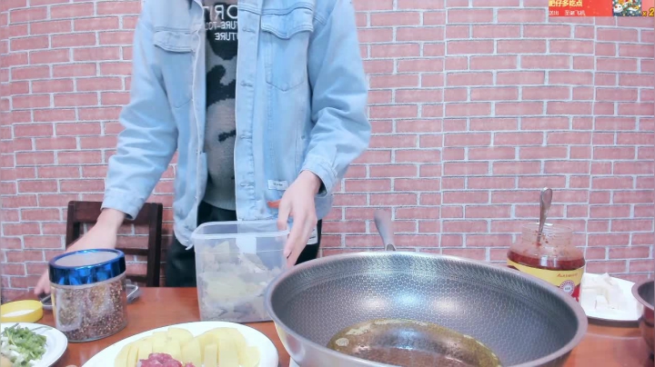 【2020-12-25 20点场】美食老王：红烧牛肉，麻婆豆腐，凉拌皮蛋