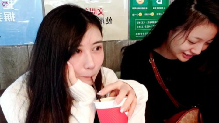 我在斗鱼看XX是个坏女人直播户外