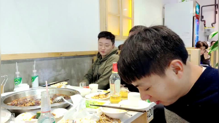 【2020-12-25 22点场】逐梦兄弟：晚上密室逃脱