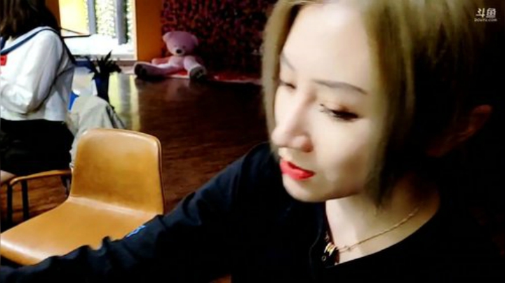 我在斗鱼看JSA丶北京小王哥直播户外