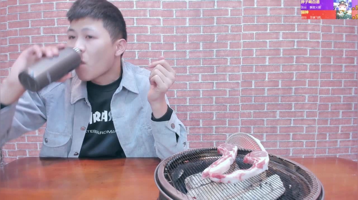 【2020-12-28 21点场】美食老王：小羊排烤起。