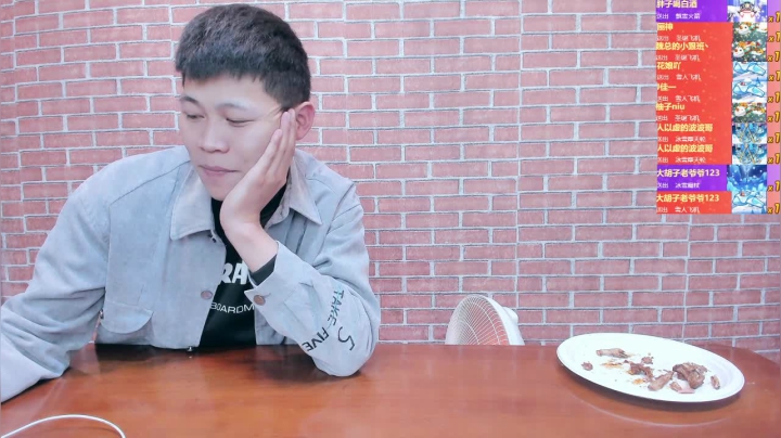 【2020-12-29 03点场】美食老王：小羊排烤起。