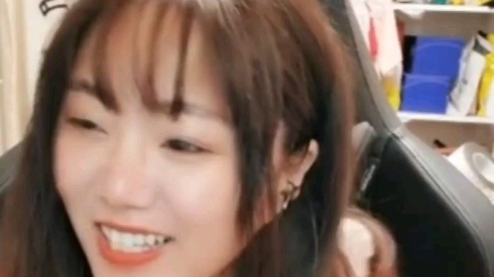 甜心公主骑士团炸弹彬发布了一个斗鱼视频2020-12-29