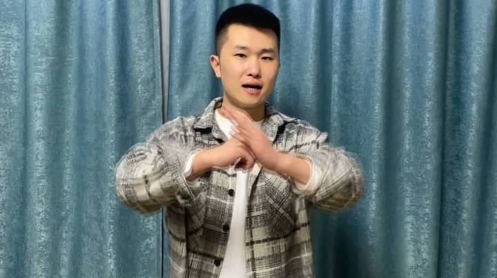 年鹏祝各位教练们新年快乐！