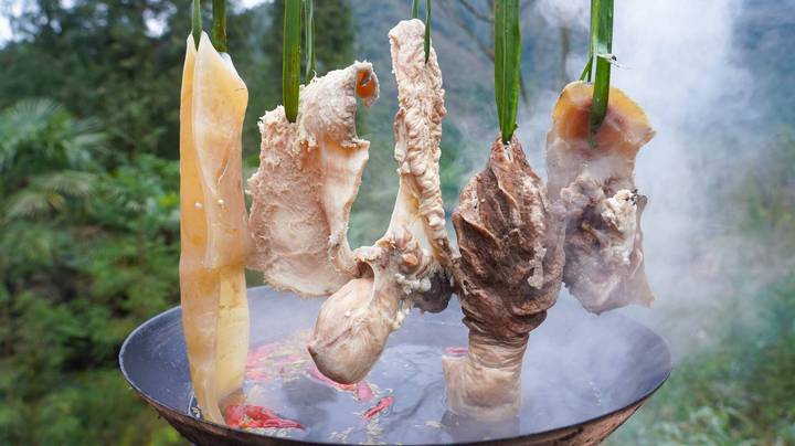 牛杂煮火锅才叫爽，一锅全都是肉，又香又辣吃着真过瘾