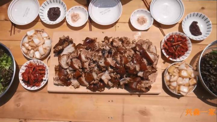 美食烹饪分享，美味的炖猪蹄教程！妈妈的厨艺大赏！