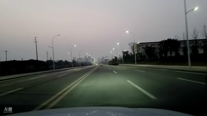 凑合
