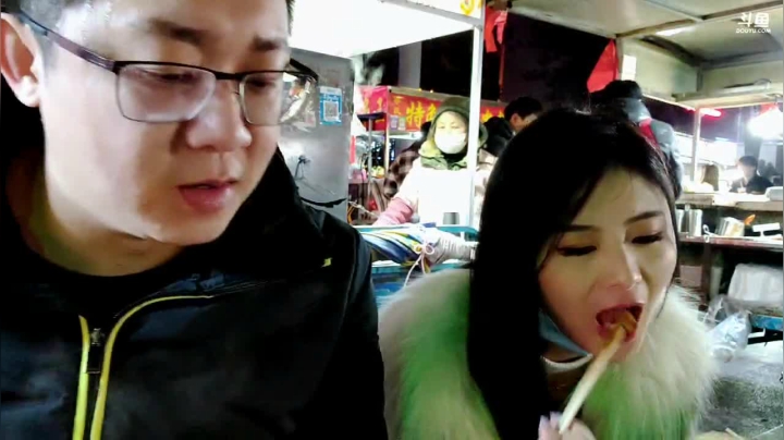 【2021-01-17 20点场】小鱼小鱼吃虾米：在去芜湖的路上，稍等片刻，家人们