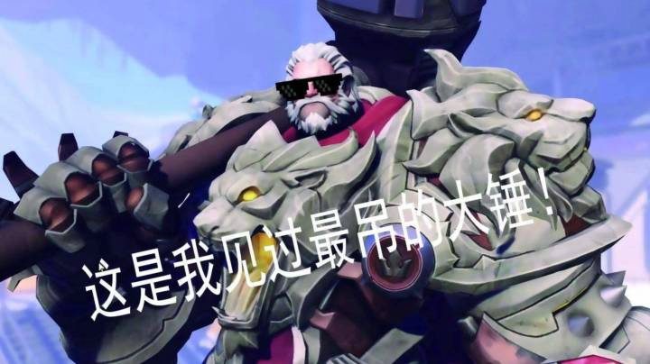 机器人：快看有只猴子过来送了！