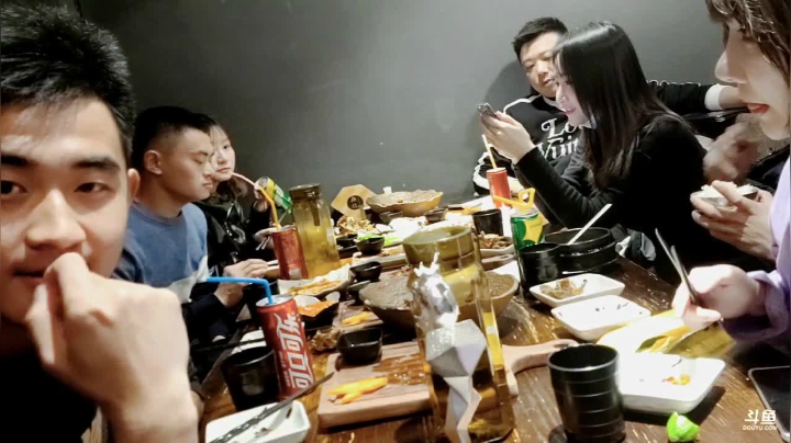 凑合