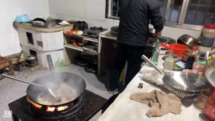 【2021-01-20 17点场】魅力生活i：开心美食哦