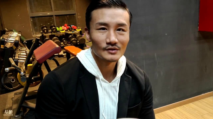 【2021-01-21 20点场】黑人毅：我想吃牛肉火锅了