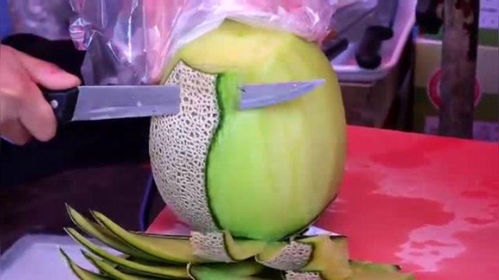水果大师惊人的切割技巧-韩国街头小吃韩国美食南大门市场首尔