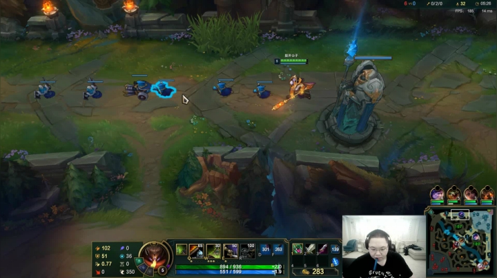 我在斗鱼看即将拥有人鱼线的PDD直播英雄联盟