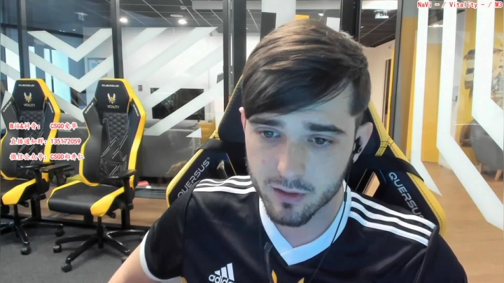 【2021-01-24 22点场】CSGO解说爱华：【爱华】Day6 NaVi vs 蜜蜂