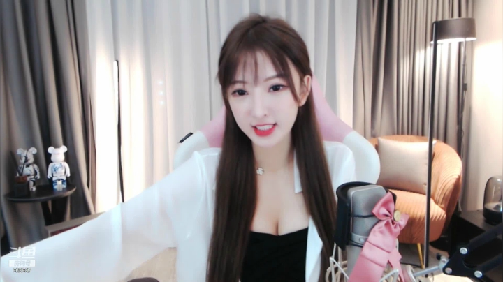 【2021-01-26 22点场】南妹儿呀：170的模特mm呀
