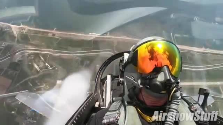 F-16战斗机眼镜蛇机动