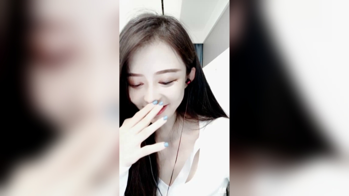 【2021-01-28 00点场】杨怡是个小仙女：你的存在就是一切美好使然。