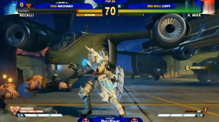 街霸5：面对摔跤手美华，倒地起身瞬间石头剪刀布