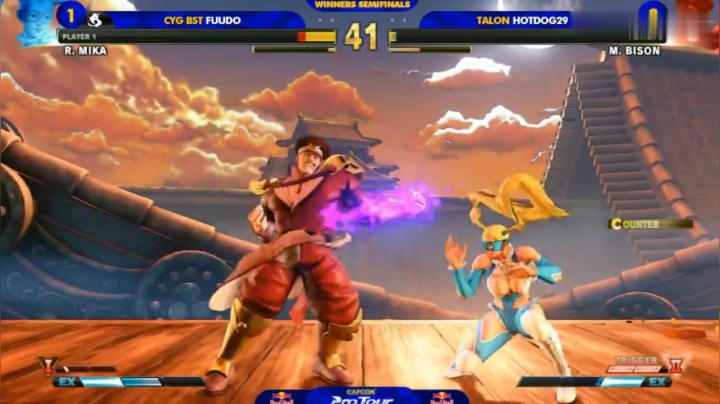 街霸5：大家都喜欢看进攻型打法，那么这场应该属于狂攻型美华