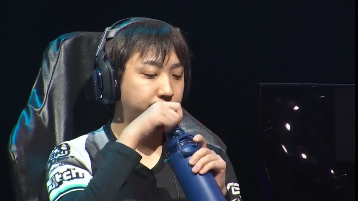 街霸5：传奇劳拉相遇机器人之称的藤村，封神之战