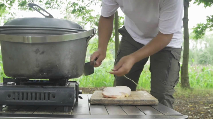 我在斗鱼看YESHI小哥直播美食