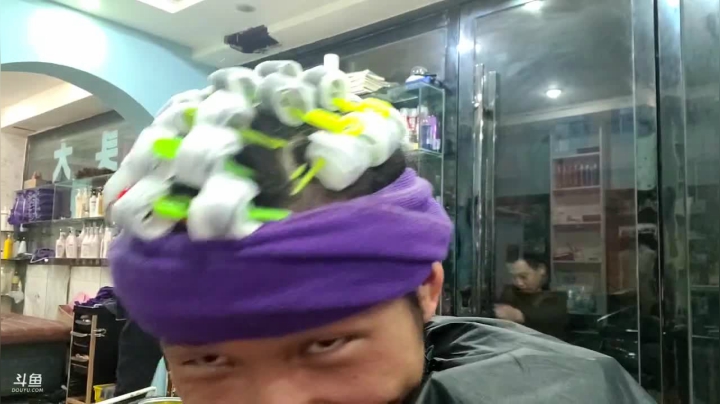 我在斗鱼看叶子户外直播户外