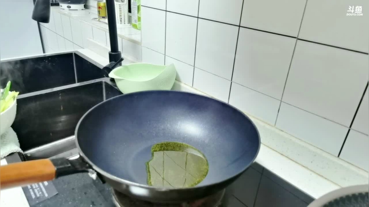 【2021-02-03 00点场】美食老王：新年快乐，愿你们都平安喜乐