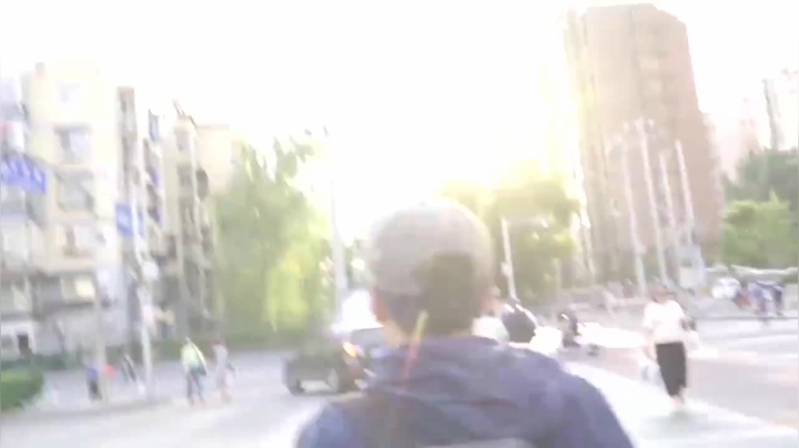 我在斗鱼看YESHI小哥直播美食