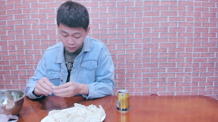 【2021-02-03 21点场】美食老王：新年快乐，愿你们都平安喜乐