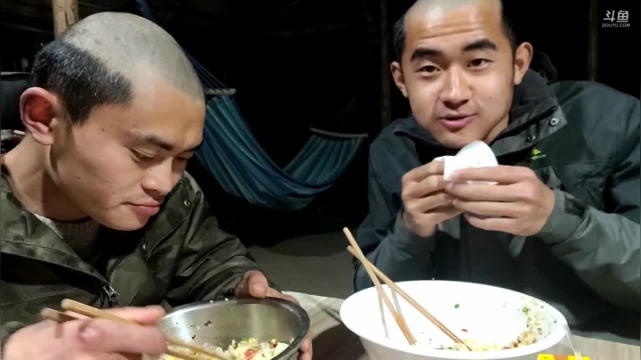 我在斗鱼看川味箩卜直播户外