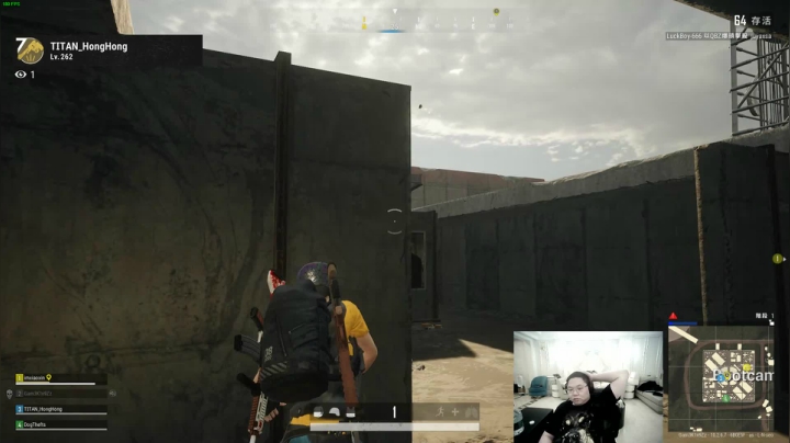 我在斗鱼看即将拥有人鱼线的PDD直播英雄联盟