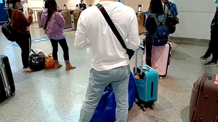 【 2021-02-04 18点场】灵魂厉害1279：在车站 准备回家