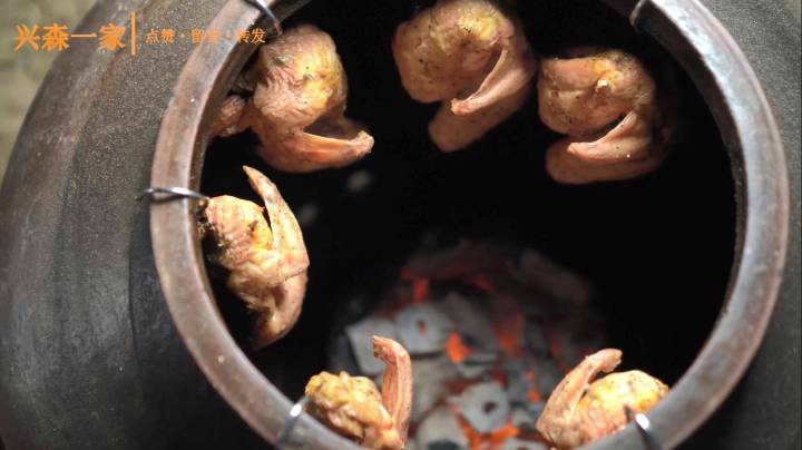家庭自制碳炉！用木炭烤制成的鸡肉！