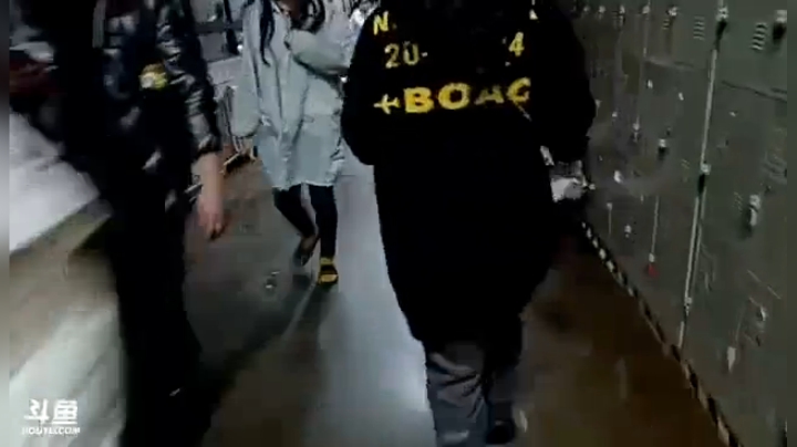 努力的小吻