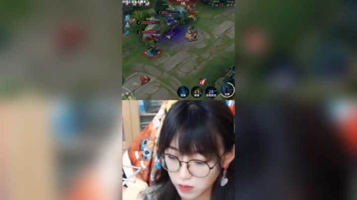 四个队友都在秀，只有自己在挨揍