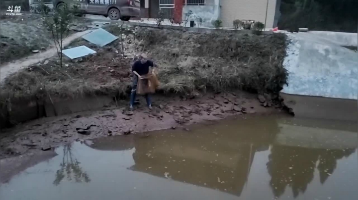 凑合